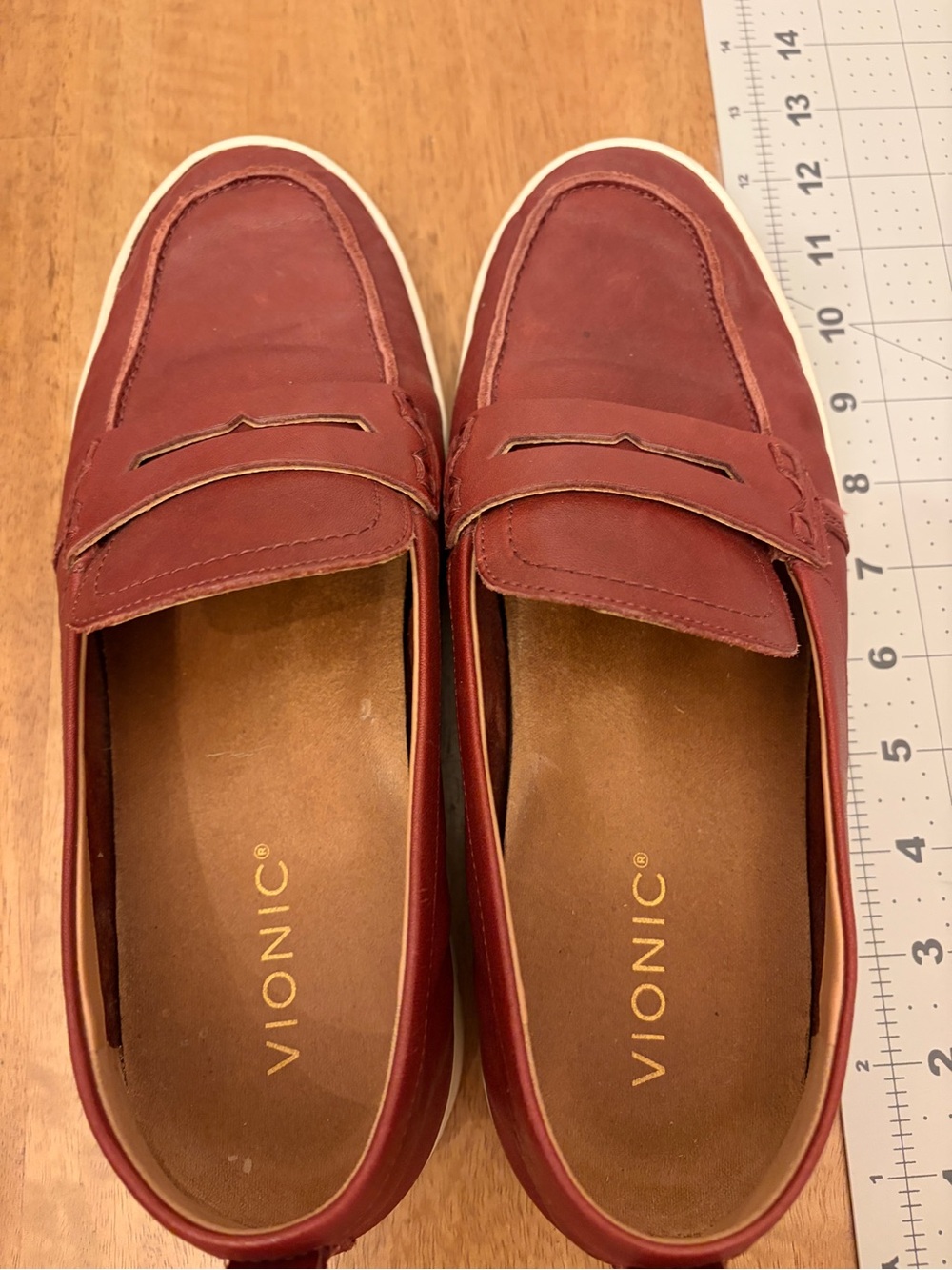 Vionic Women's Penny Loafers in Burgundy Red 8 1/2 wide